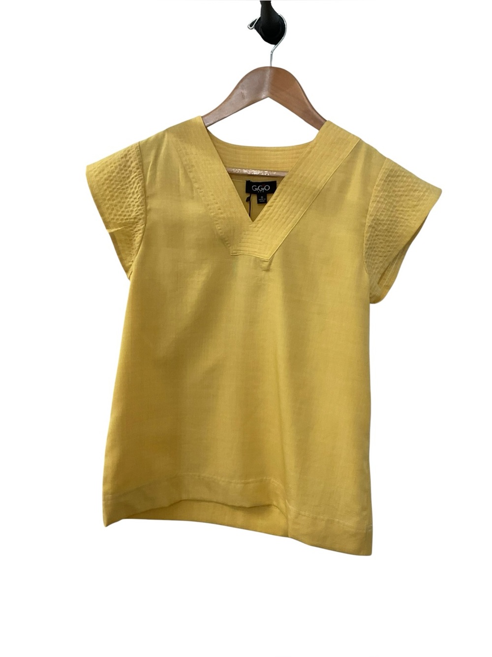 GigioYellow V-Neck Short Sleeve Top